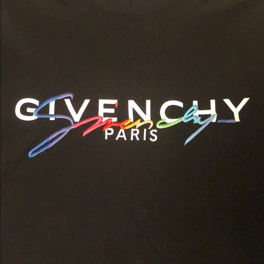 💧Givenchy Tee Sz Small 💧 worn once lightly